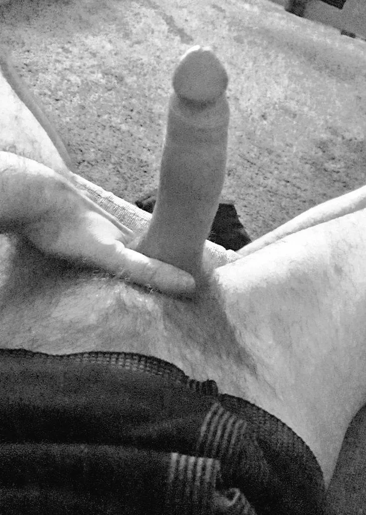 would you like to stradle me and slide all the way down? dm's welcome 🥵