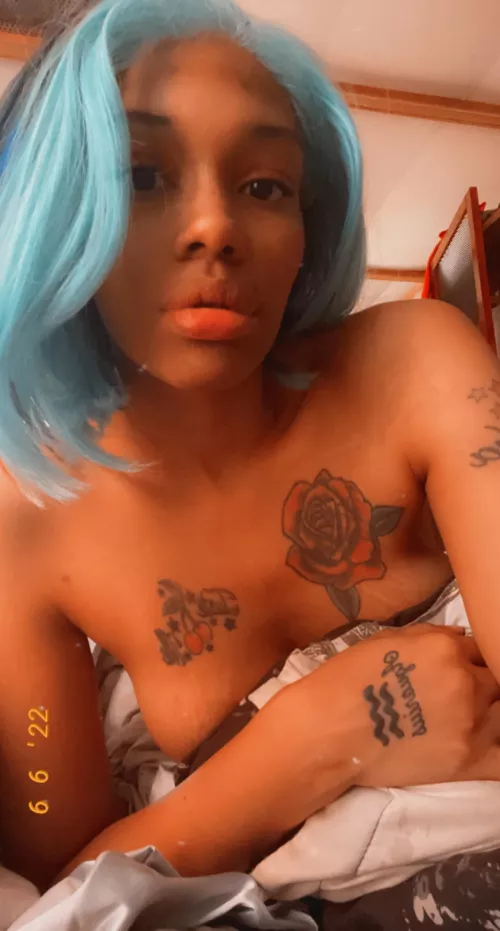 Would you pay to see her?💋