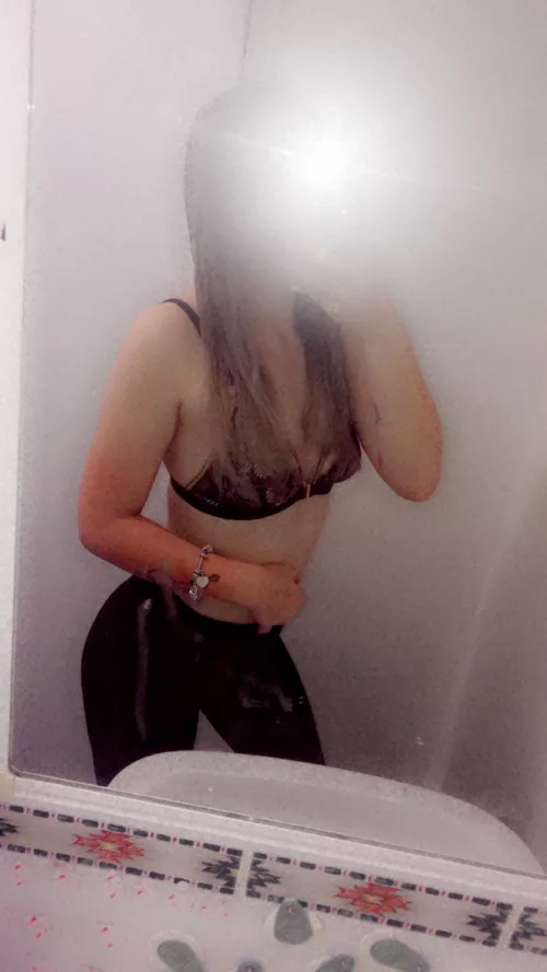 Would you pull on my hair? 👀💦