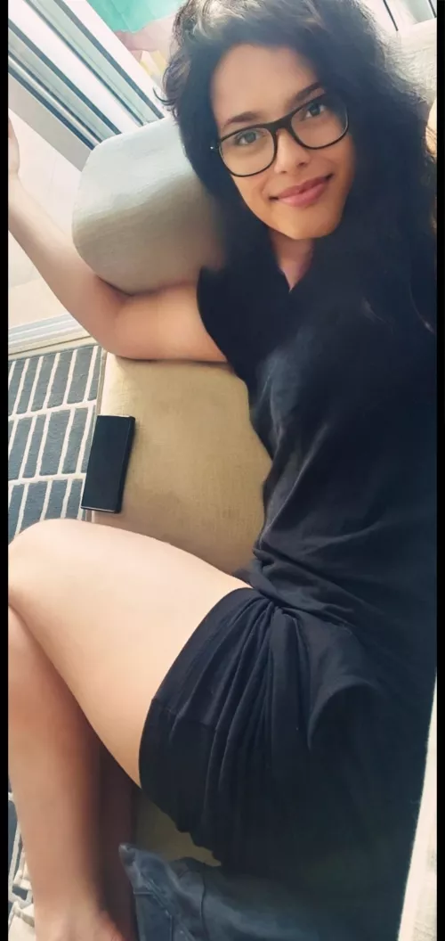 would you share this tiny sofa with me? 😘