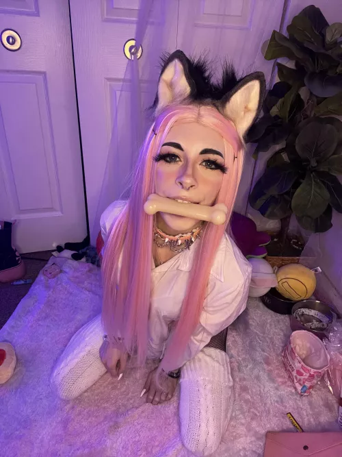 Would you throw my bone?👉👈🐶 [F]