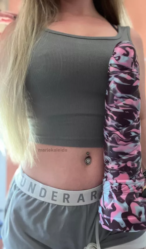 XL Mystic in “unicorn cake”! So pretty. Can’t wait to try and hilt this big guy 😍