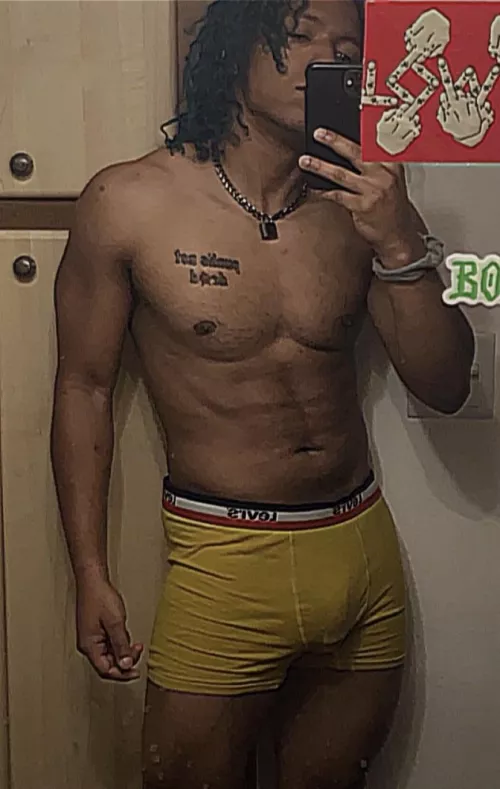 Yellow looks good on me 😌