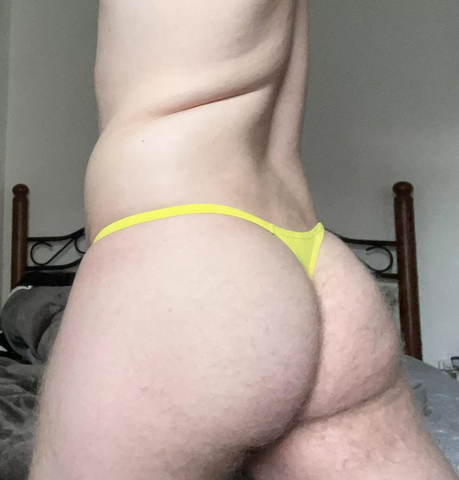 Yellow looks hot me 🥵