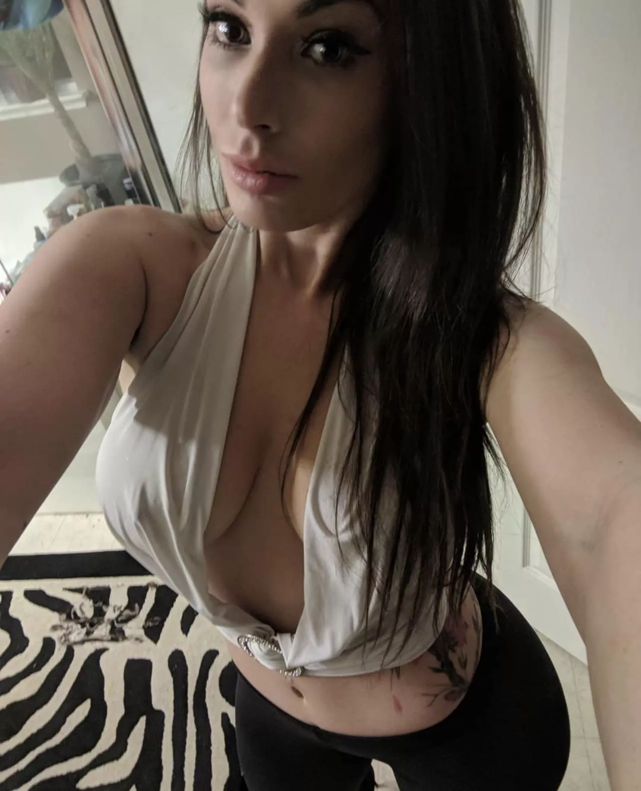 Yes I don’t mind if your touchy 🥰