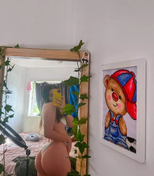 Yk where to find the nakey ones 😻