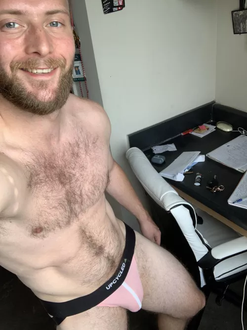 Yo bro, you like a hairy bro more than a non hairy one? [27]