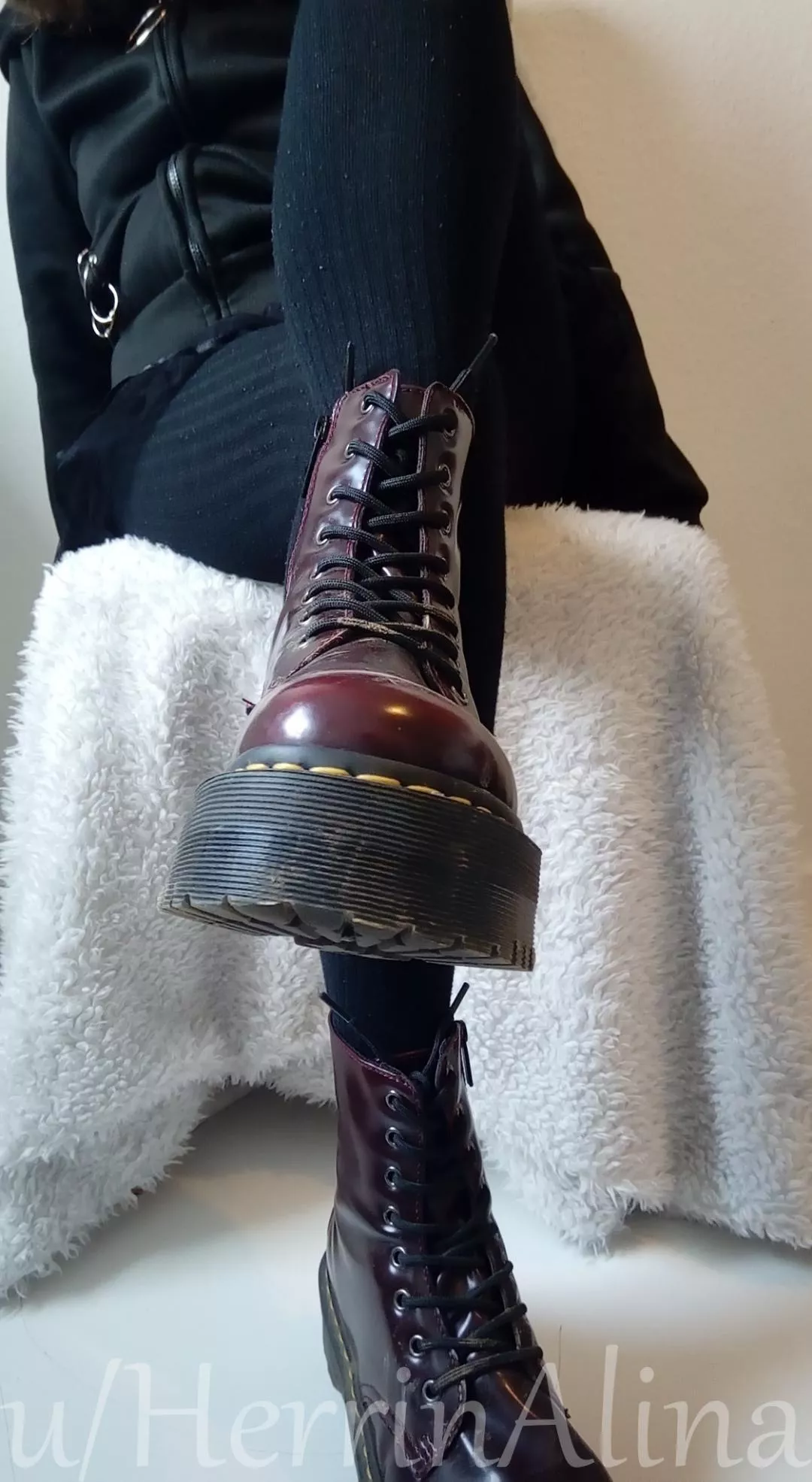 you are here to lick my boots clean. remember that!!! [domme]
