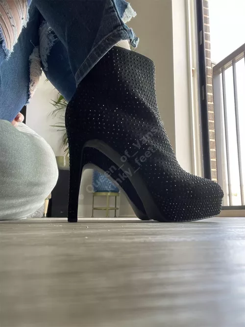 You asked to see more of these boots so here they are. Enjoy the view from what should be your POV 😉