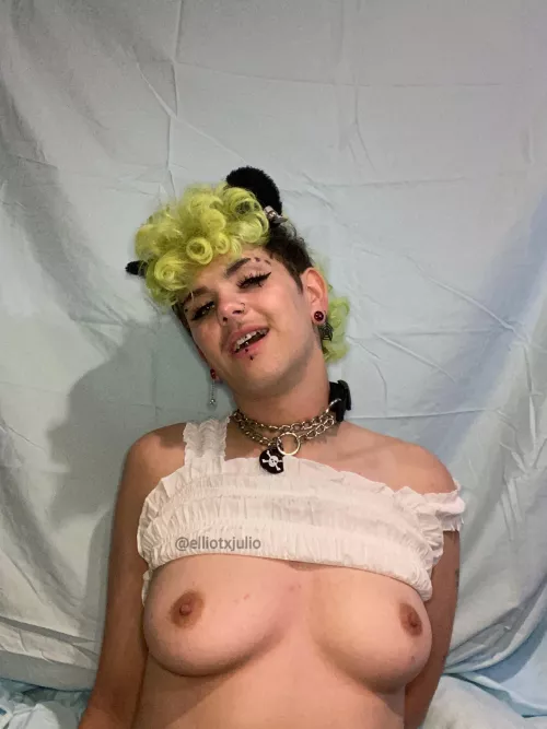 You can grab me by my hair or my collar, you don’t have to be gentle with me 🖤