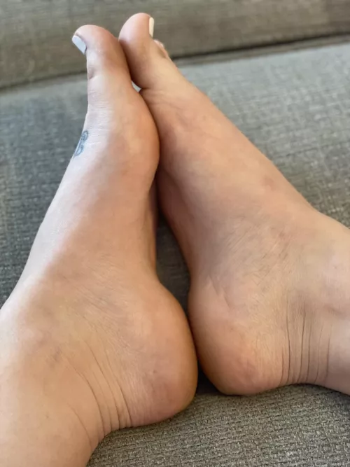 You cock would look so good between my soft soles😈