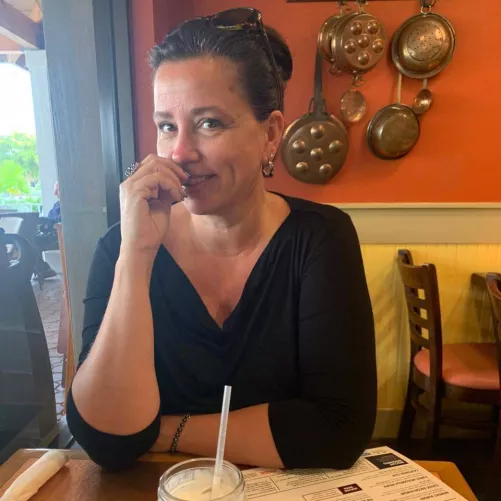 You get this look while at dinner. what's the move?