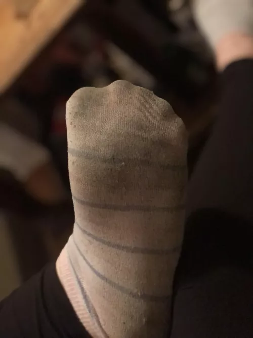 You like my toe prints? I can dirty some up for you next 👅😈🍭