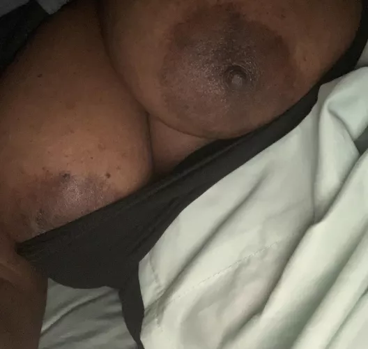You roll over in bed and my tits are in your face 😩