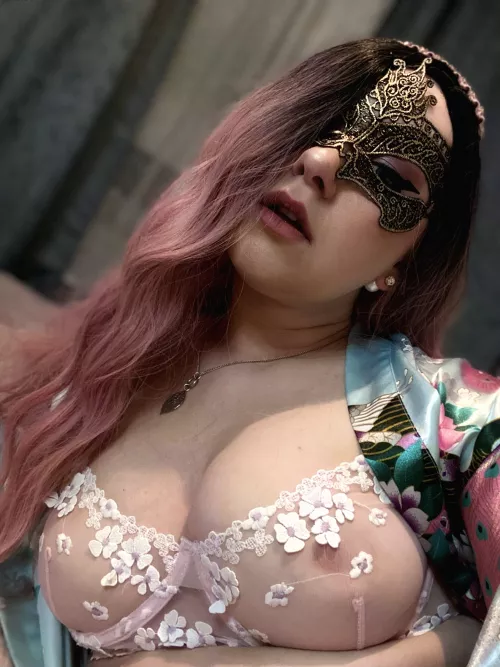 You should undress me and show me moves that my husband could never imagine 😉