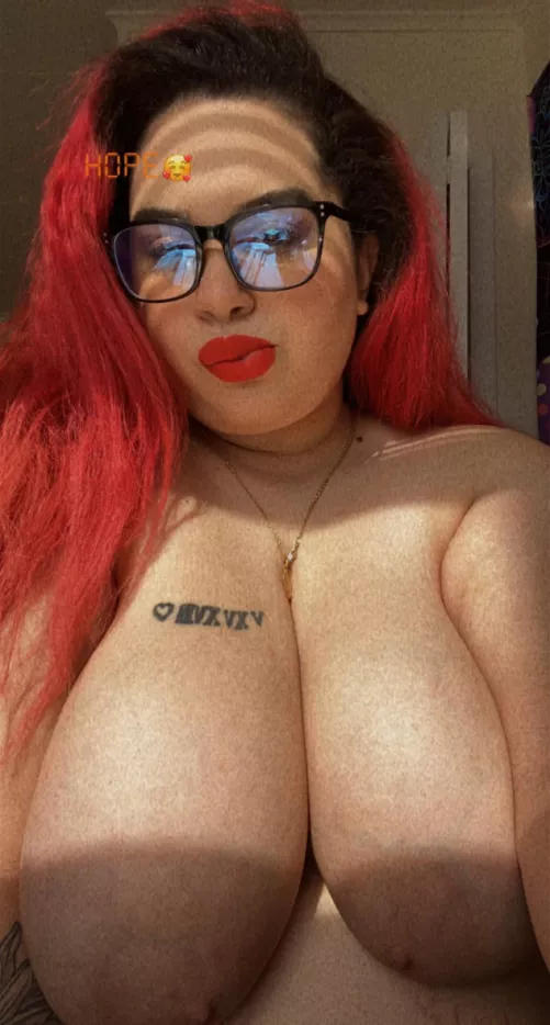 You wanna see my pussy💦🤤