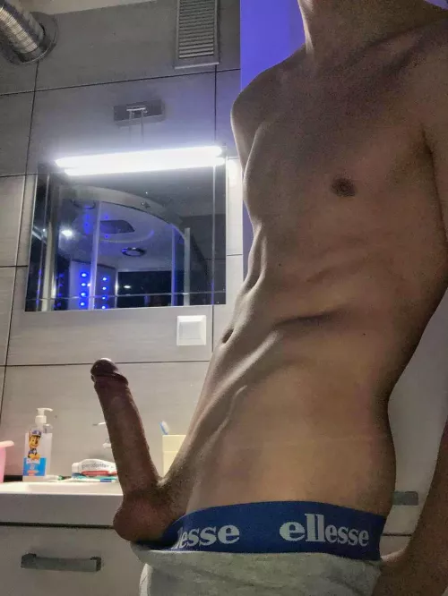 Young twink - big 19cm dick 🥵