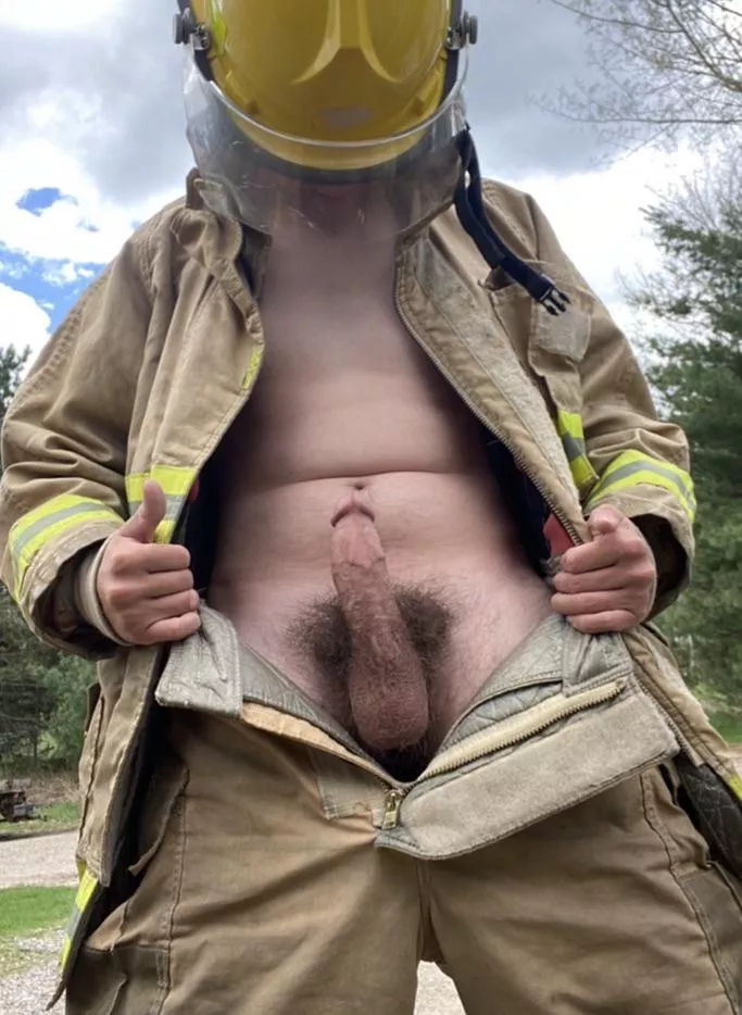 Your favorite bushy firefighter 😜