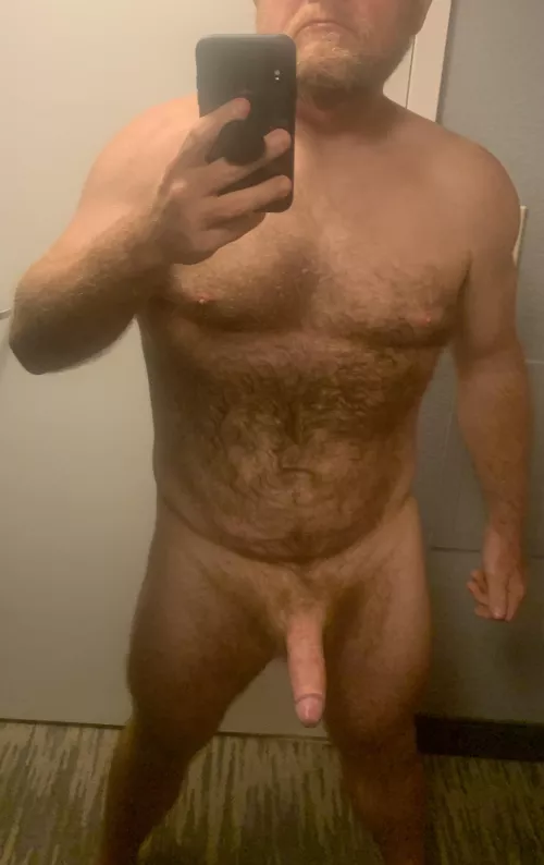 Zero edits, zero filter. Empty room :( what do you think?