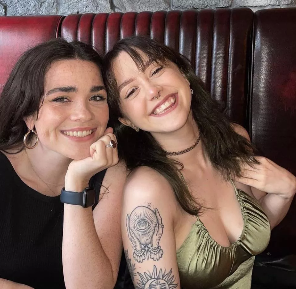 Zoe and Eryn 🥵🥵🥵