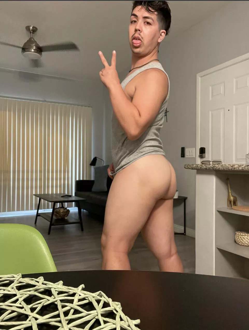 ✌️