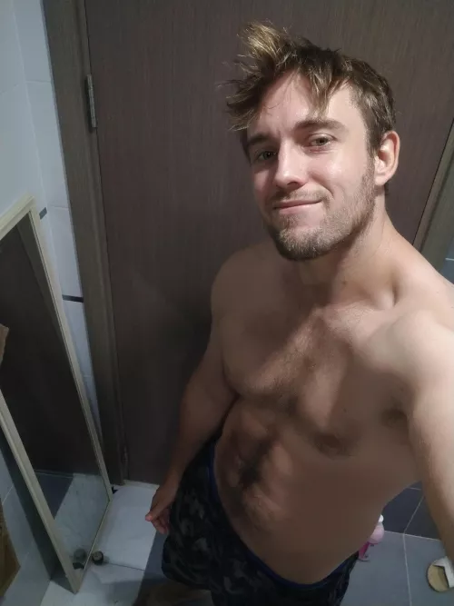:))) :)))