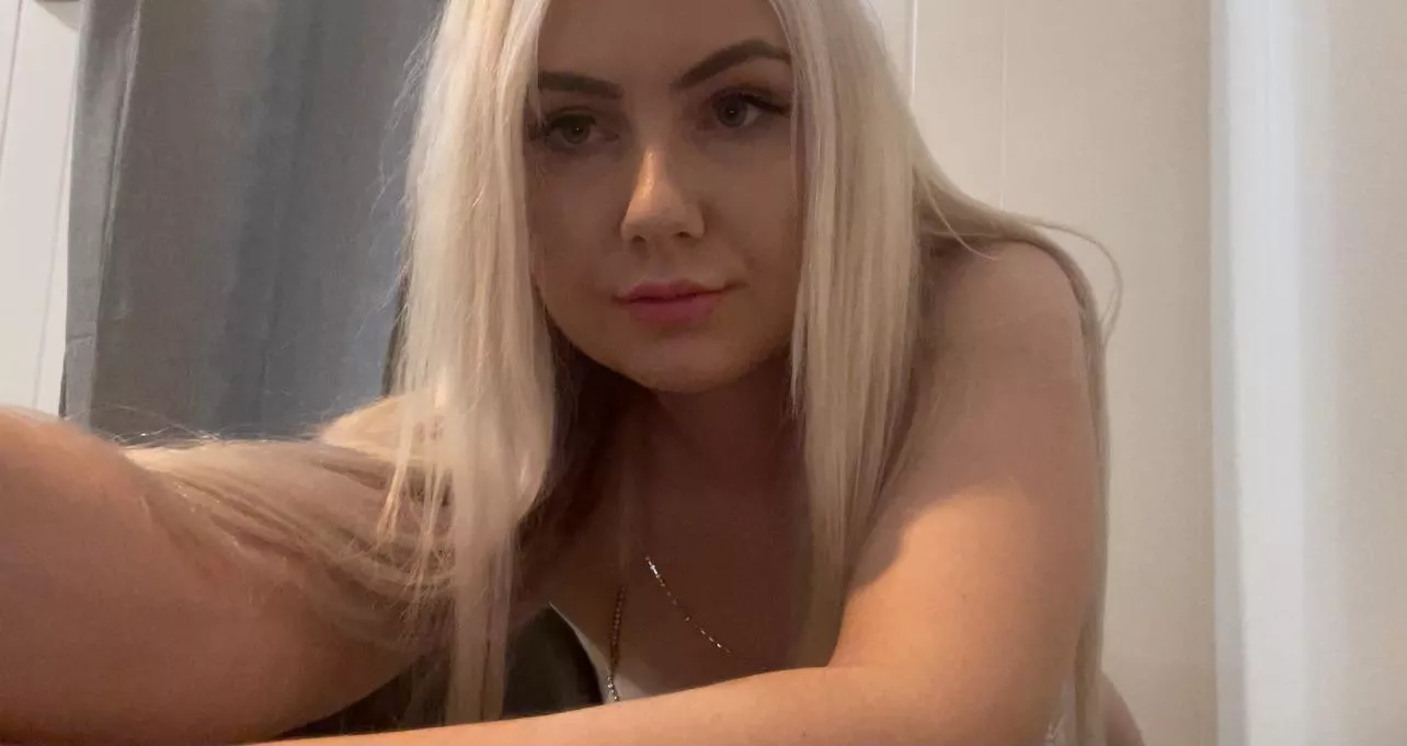 👱🏻‍♀️
