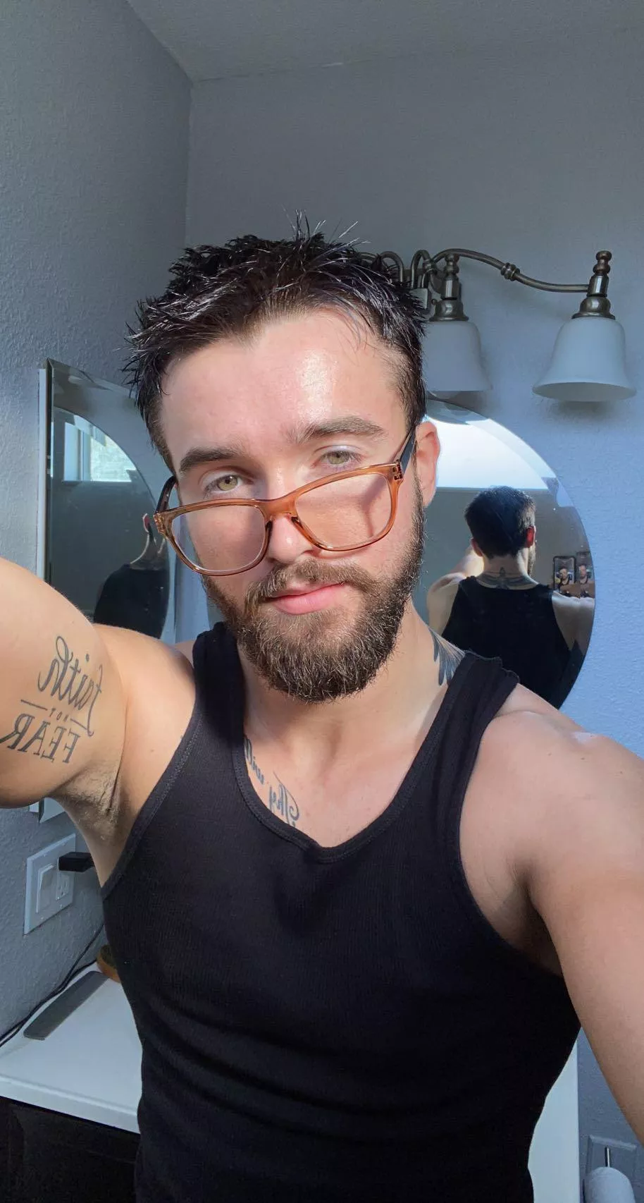 😘