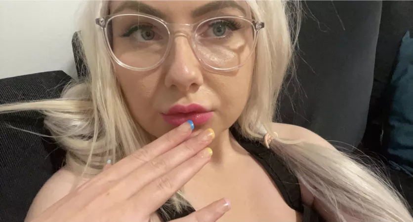 👱🏻‍♀️🌸🌸