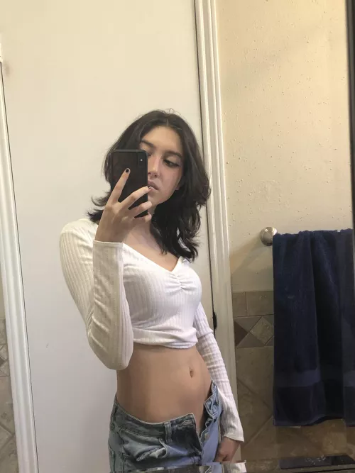 (18F) baggy jeans and long sleeve shirts are the best combo (18F) baggy jeans and long sleeve shirts are the best combo