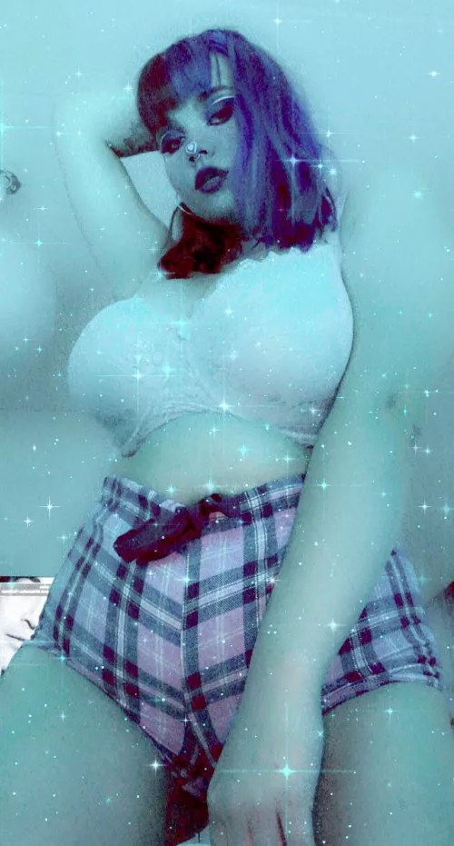 (20 f) I want cuddles 🥺