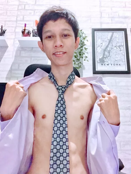 20yo getting rid of my uniform after a long college lecture 😈