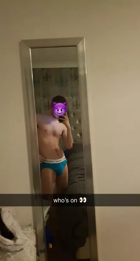 22 uk jamie_t999 into whatever, like chill lads