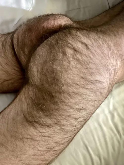 24 in shape and horny with a big furry bubble butt. 😈 DMs are open or add my Snapchat: Dcrtyk204