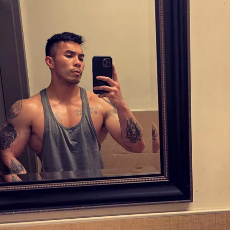 24M DILF come check it my OF. 40% off now for new subscribers.