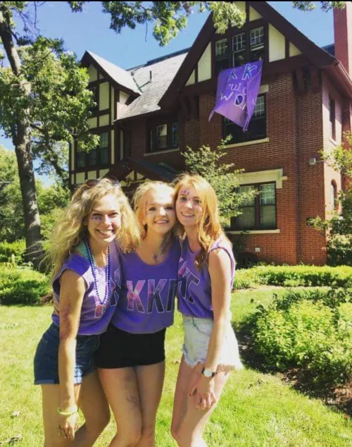 [3] which siater do you want to have a one night stand with?