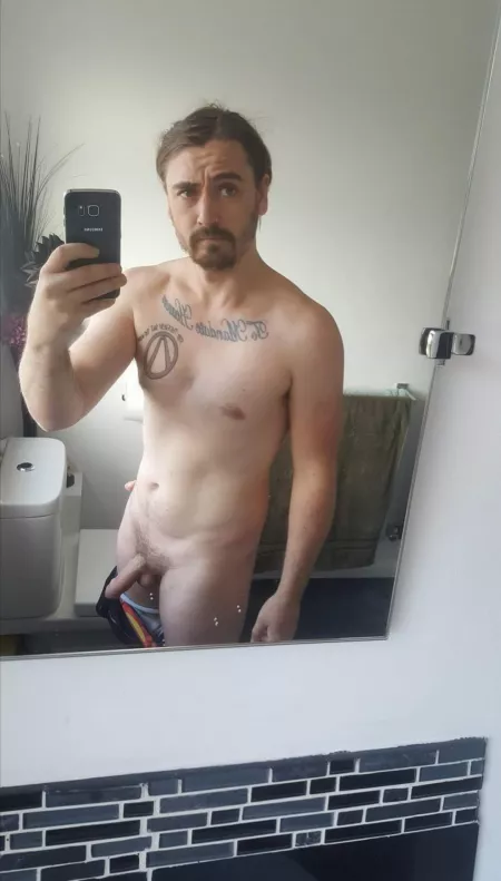 31 (M) UK, isolation has got me bored, so let's do this