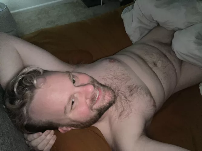 32 M bottom could really use a friend for daily chats and maybe some flirting. Please feel free to DM me 😊