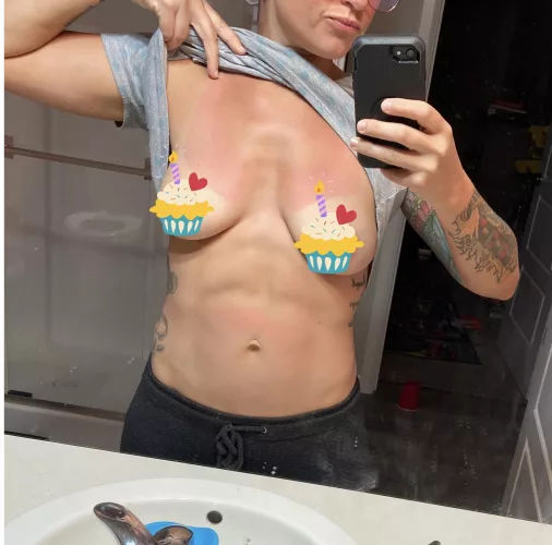 36 (f) this pic was last summer and is motivating me to get my abs back in this shape. Not complaining after 3 kids though. Women’s bodies are pretty incredible.