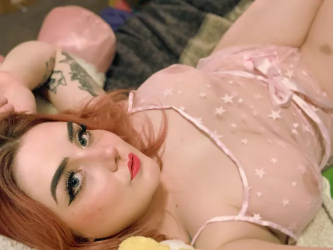 38DD, 5’4: I’m new to onlyfans so help me grow my content! Nude painting content and open to customs. My first 10 subscribers get 20% off their first months subscription. Come see your new favorite art hoe <3