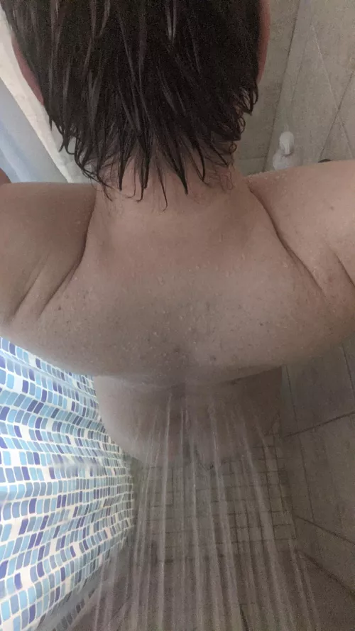 [40] Showertime! 🚿