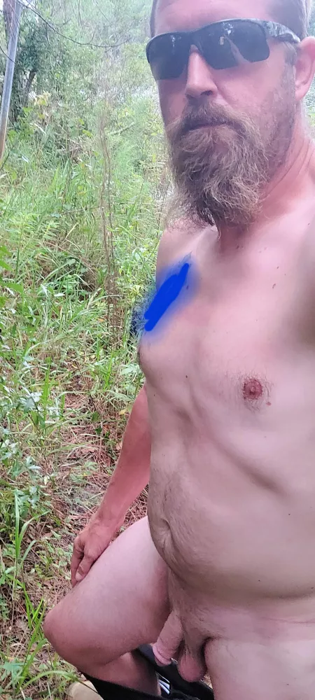 40M, took advantage real quick at work, got as naked as I could......damn work boots, what do you all think?