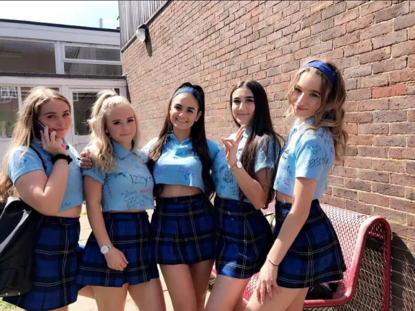 [5] In this alternative reality, it's normal for dads to fuck their daughters. Who's your daughter?