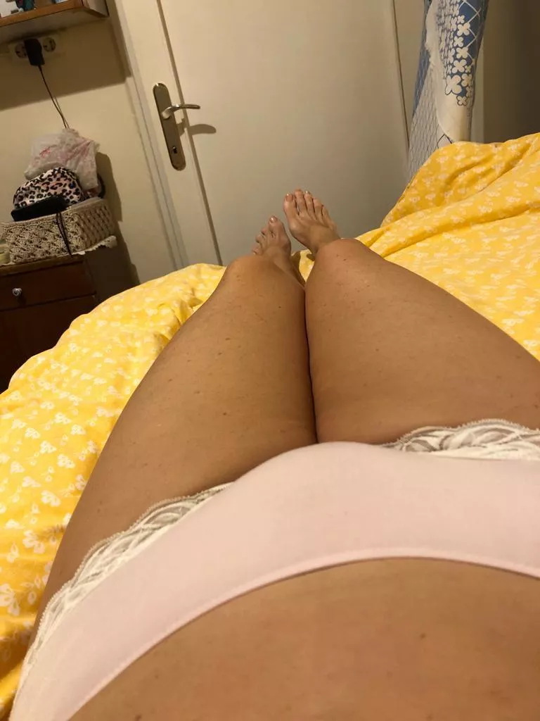 56(F) open my legs pls …