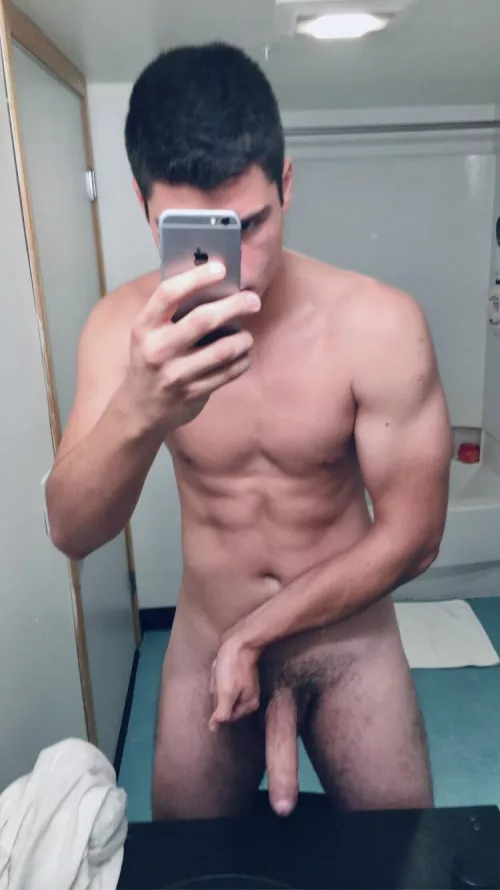 6’3 alpha jock