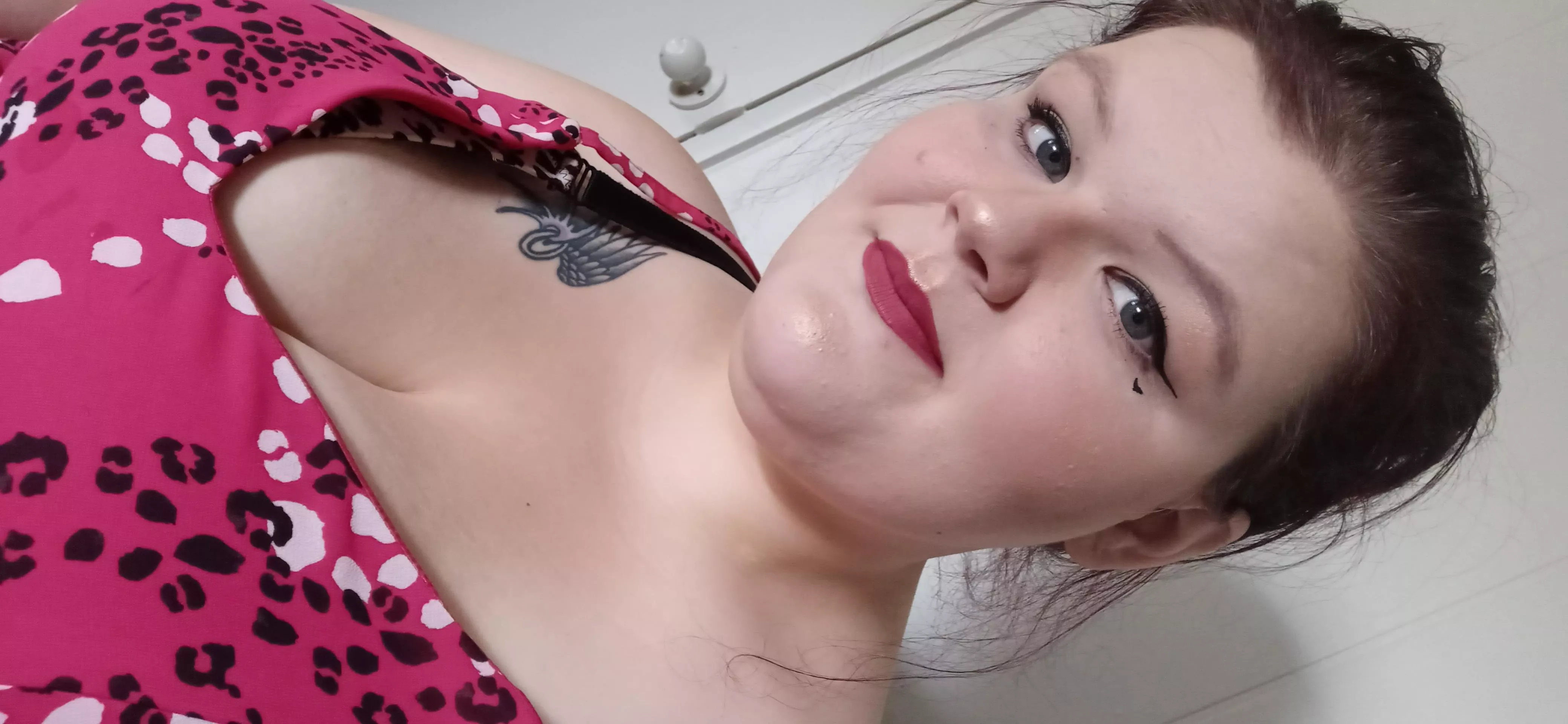 A face to go with your nudes 😘 check out my profile for more