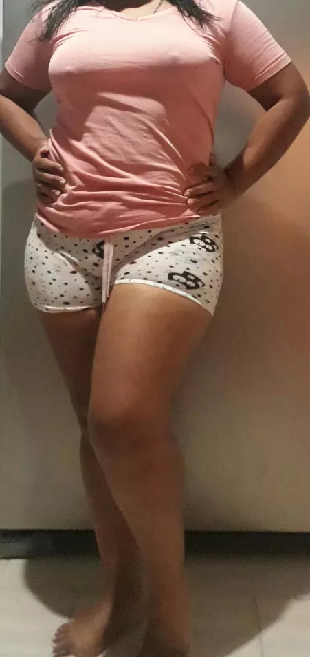 A feeder to help me. I am obedient 😈