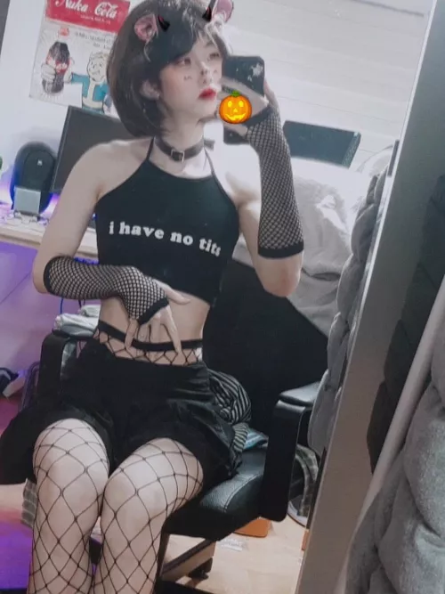 a goth femboy wishes you a very spooky halloween! 👻