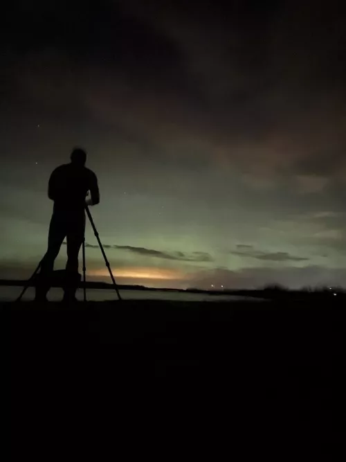 A little northern lights with a dark full moon! Cold but invigorating!