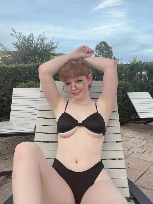 A little under boob as a treat ;)